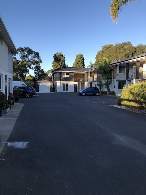 The Lodge Broulee - Tourism Adelaide 3