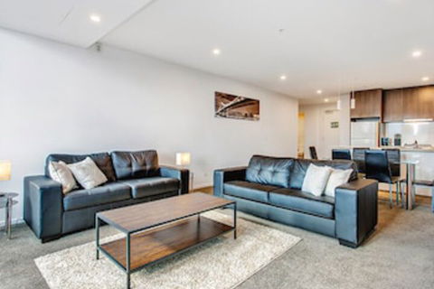 MJ Shortstay Southbank Grande Apartments - Tourism Adelaide 7
