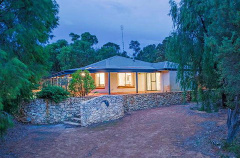 Yallingup Pet Friendly Bush Retreat - Tourism Adelaide 4