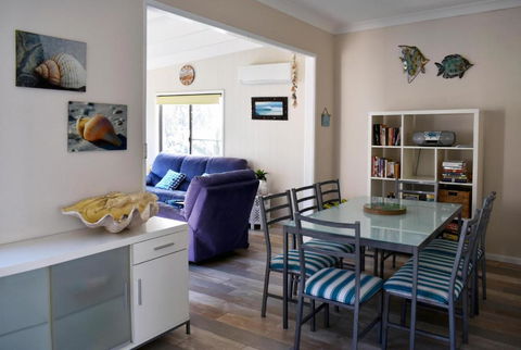 SHELLHARBOUR BEACH COTTAGE 1 Minute Walk To Beach Flags In Summer - Tourism Adelaide 5