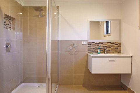 La Casa - Tourism Adelaide 1