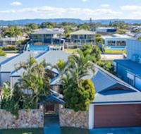 Maureen Waterfront Beach House - Tourism Adelaide