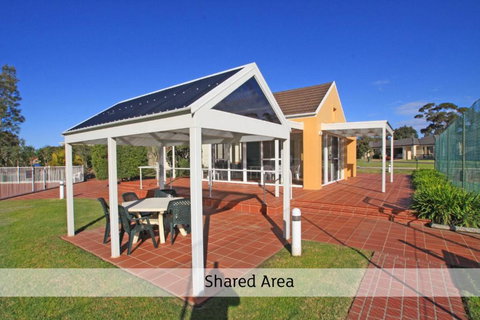 Waterfront Getaway In Sussex - Tourism Adelaide 2