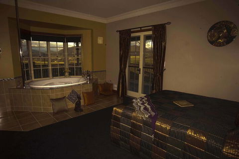 R On The Downs BnB & Spa Cottages - Tourism Adelaide 7