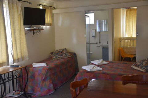 Valley Views Motel & Chalets - Tourism Adelaide 1