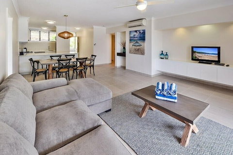 Frangipani 104 - Tourism Adelaide 5