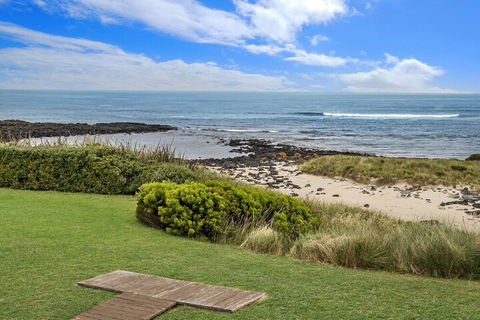 HEARNS BEACH HOUSE - Tourism Adelaide 2