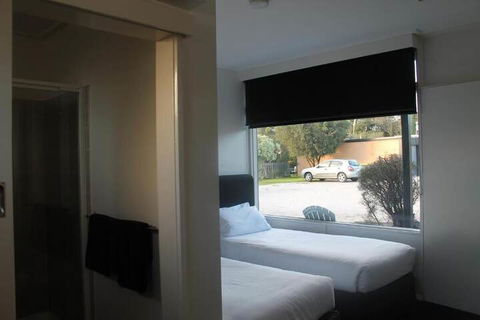Rochester Motel - Tourism Adelaide 4