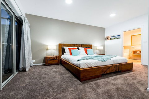 Ulverstone River Edge Apartments - Tourism Adelaide 3