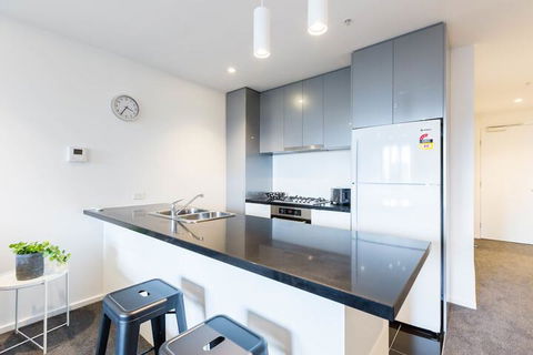 SONYA, 2BDR Southbank Apartment - Tourism Adelaide 7