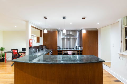 HELENA, 2BDR Fitzroy House - Tourism Adelaide 5