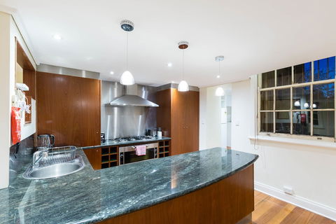 HELENA, 2BDR Fitzroy House - Tourism Adelaide 6