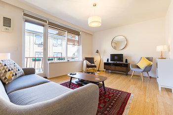 ROSIE, 2BDR St.Kilda Apartment - Tourism Adelaide 0