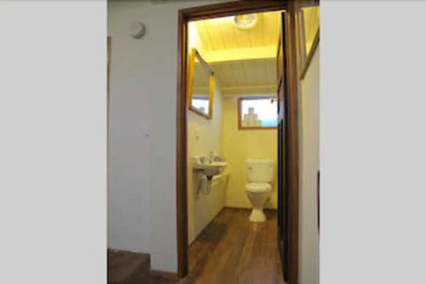 MONIKA, 1BDR Collingwood Apartment - Tourism Adelaide 7