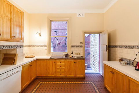MADELINE, 1BDR Fitzroy Apartment - Tourism Adelaide 6