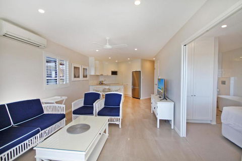 Coolum Baywatch Luxury Style Penthouse Linen Included WIFI 500 Bond - Tourism Adelaide 2