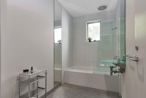 Contemporary Townhouse In Adelaide City - Tourism Adelaide 3