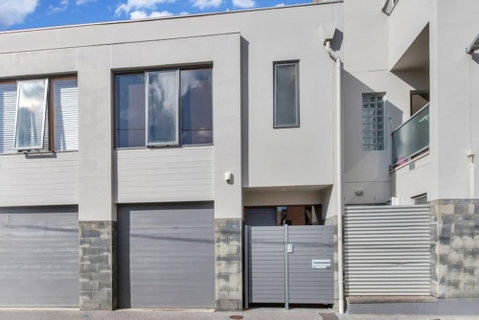 Contemporary Townhouse In Adelaide City - Tourism Adelaide 1