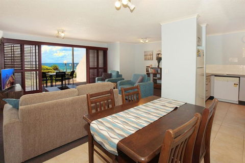 Unit 2 Biriny Lodge 1686 1689 David Low Way Coolum Beach - Tourism Adelaide 2