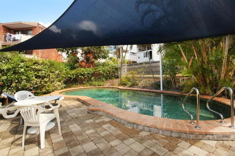 Unit 2 Biriny Lodge 1686 1689 David Low Way Coolum Beach - Tourism Adelaide 6