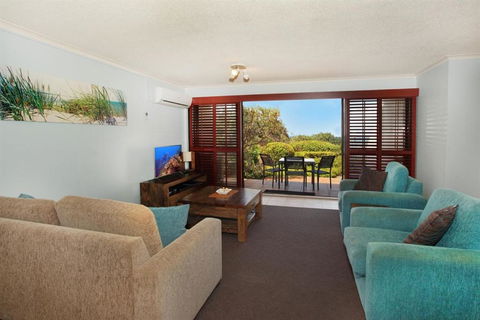 Unit 2 Biriny Lodge 1686 1689 David Low Way Coolum Beach - Tourism Adelaide 5