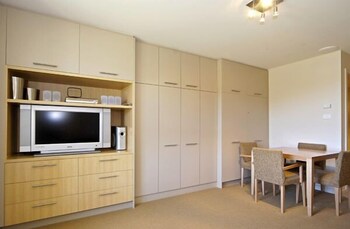 Chalet Hotham 3 - Tourism Adelaide 4