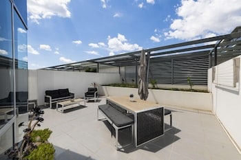 Accommodate Canberra - Lakefront - Tourism Adelaide 0
