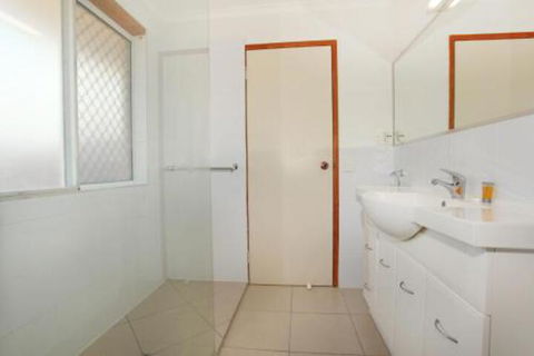 2 Eastern Court Mount Coolum 400 DOLLAR BOND Pet Friendly LINEN INCLUDED - Tourism Adelaide 0