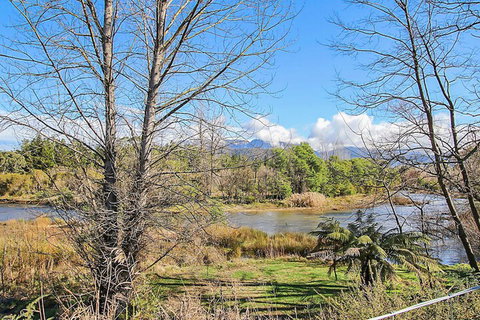 River Verse - On The Ovens - Tourism Adelaide 2