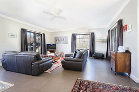 River Verse - On The Ovens - Tourism Adelaide 0