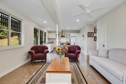 Maleny Coastal Views Retreat - Tourism Adelaide 5