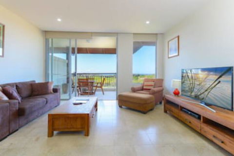 Santai Retreat Luxury One Bedroom - Tourism Adelaide 0
