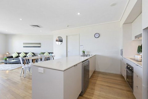 RESORT & SPA 2306 / 07 OCEAN GLIMPSES - Tourism Adelaide 2