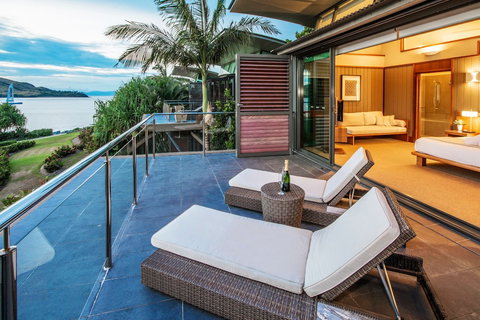 6 Yacht Club Oceanfront House On Marina Â Deluxe 4 Bedroom With 2 Golf Buggies - Tourism Adelaide 0