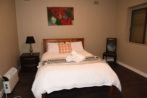 Warrawong Holiday Big Home - Tourism Adelaide 1