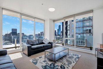 MJ Shortstay Centurion Apartments - Tourism Adelaide 0