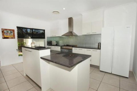 3 Bauhinia Crescent Marcoola PET FRIENDLY LINEN SUPPLIED 500 BOND - Tourism Adelaide 5