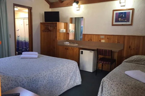 Railway Motel Myrtleford - Tourism Adelaide 7