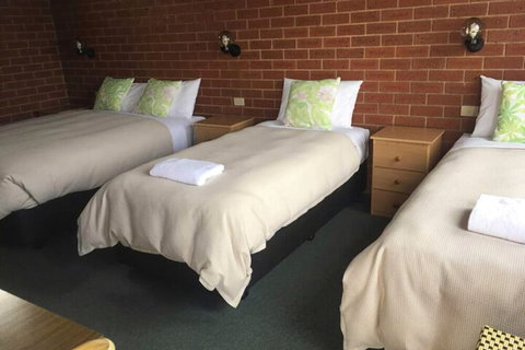 Railway Motel Myrtleford - Tourism Adelaide 6