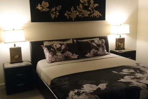 Palm Lakeside - Bowen, Whitsundays Wifi Netflix Private Cool Luxury - Tourism Adelaide 2