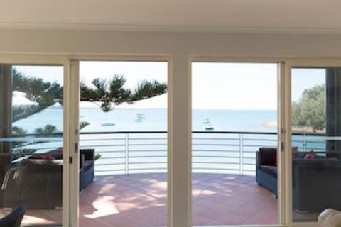 VUES At Salamander Bay - Tourism Adelaide 0
