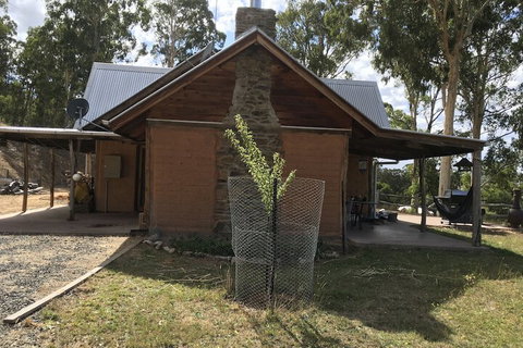 Mud Brick Cottage Cobungra - Tourism Adelaide 3