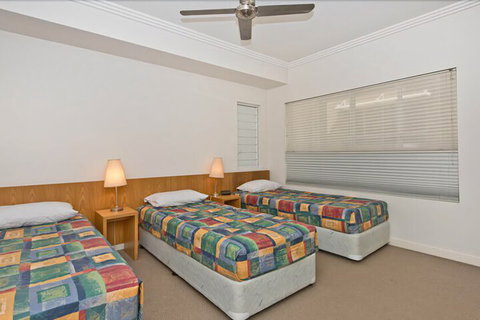 Deep Blue 20 - Tourism Adelaide 0