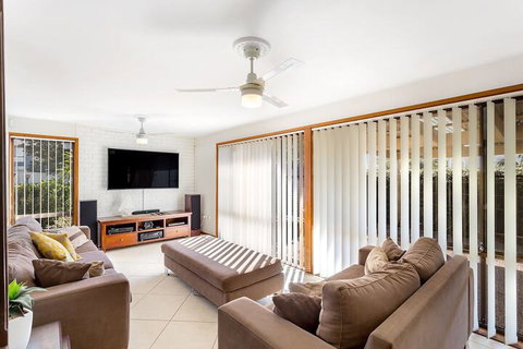 Campbell Avenue 28 - Tourism Adelaide 5