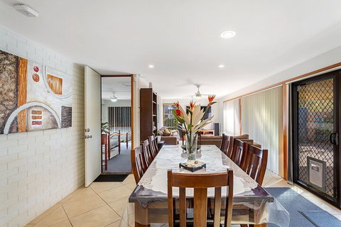 Campbell Avenue 28 - Tourism Adelaide 6