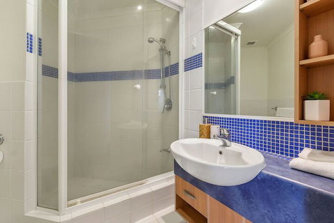 BEACH BLISS LUXURIOUS APARTMENT With POOL - Tourism Adelaide 2