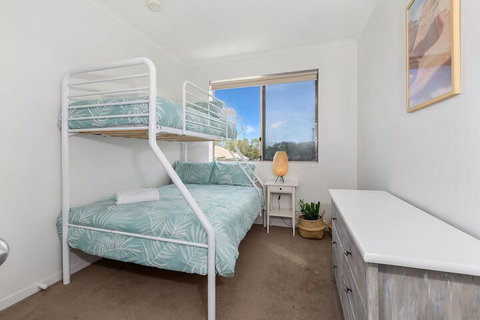 BEACH BLISS LUXURIOUS APARTMENT With POOL - Tourism Adelaide 6