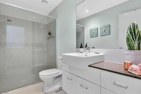 COASTAL CHIC At CASUARINA - Tourism Adelaide 7