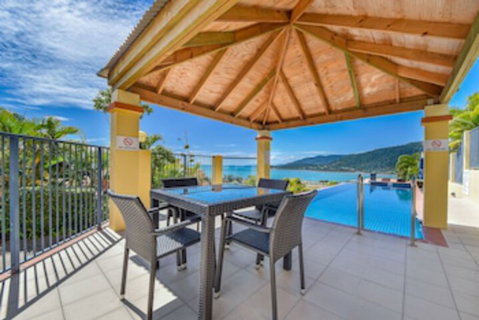 Ocean Views Galore - Airlie Beach - Tourism Adelaide 0