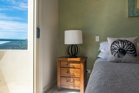 Ocean Views Galore - Airlie Beach - Tourism Adelaide 7
